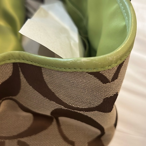COACH signature beige fabric and lime green stripe bag, EUC - Picture 15 of 16